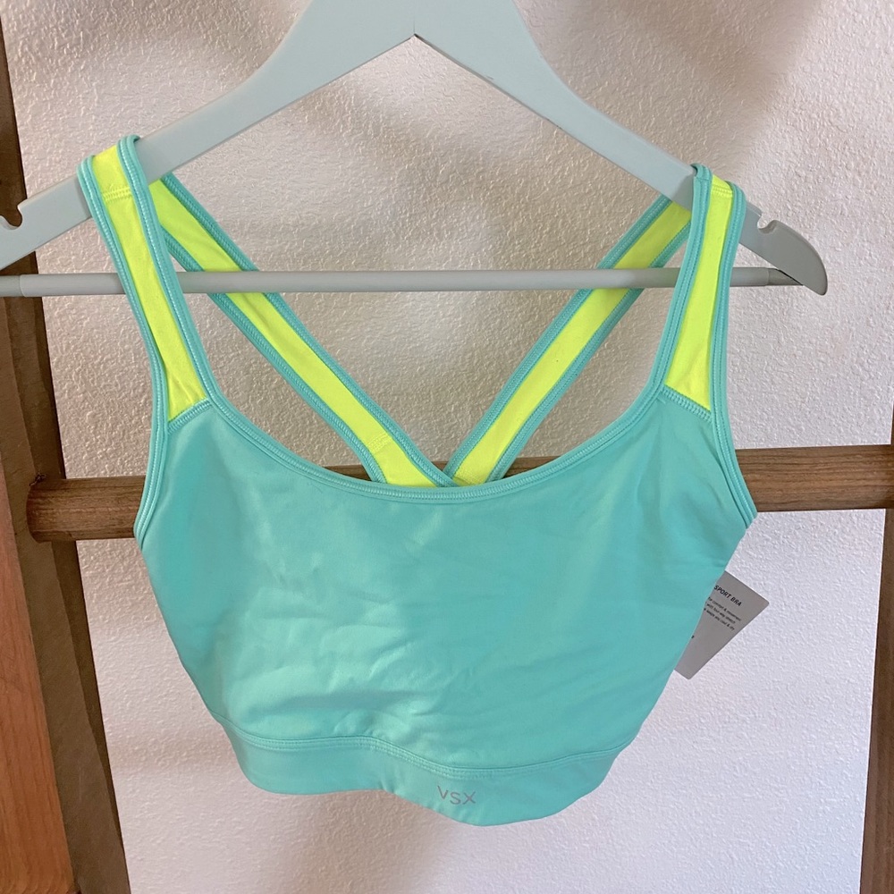 NWT Victoria Secret Sports Bra